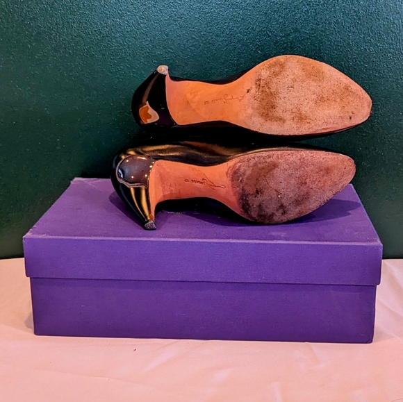 Black Leather T strap Metallic curved High heels - Picture 4 of 4